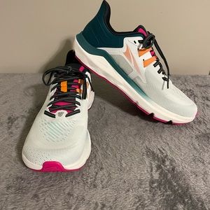 Altra Women’s Provision 6 Size 9.5